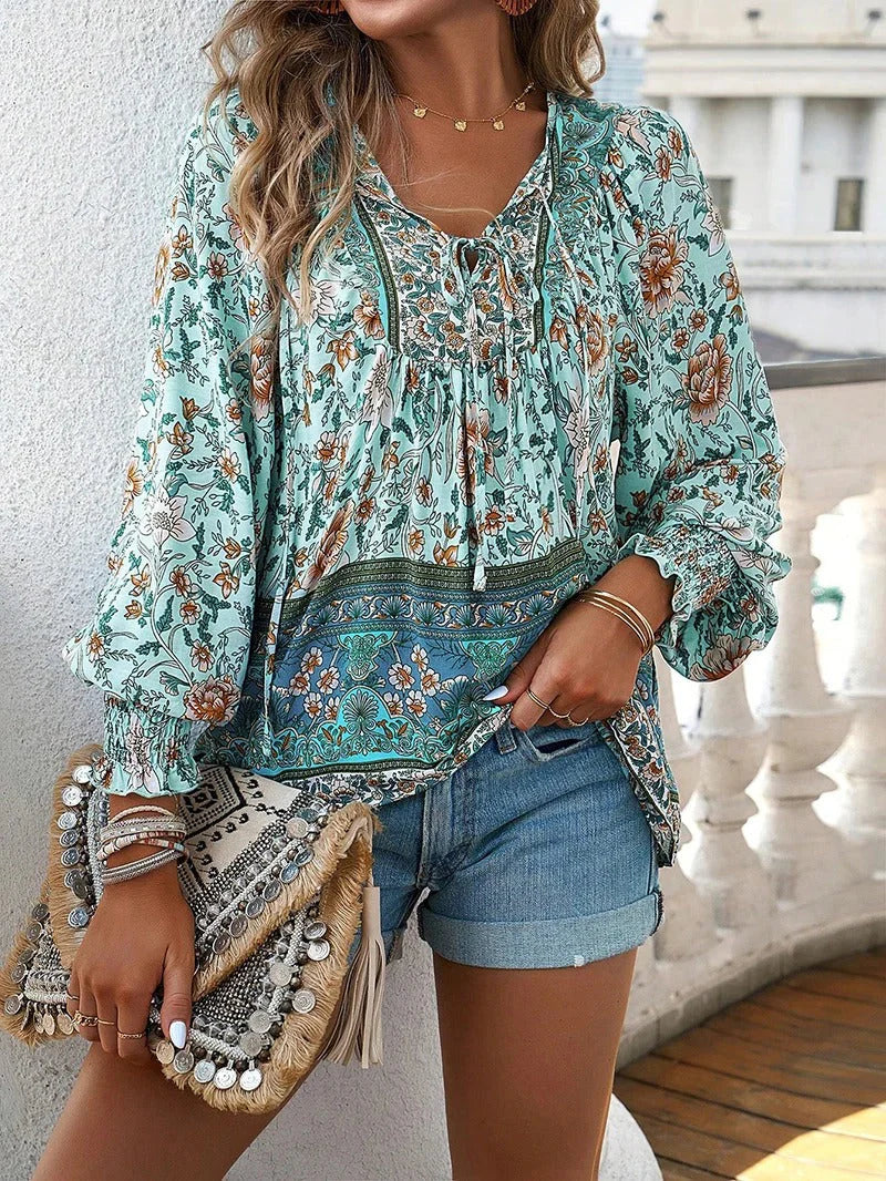 Lia | Chic Floral Blouse