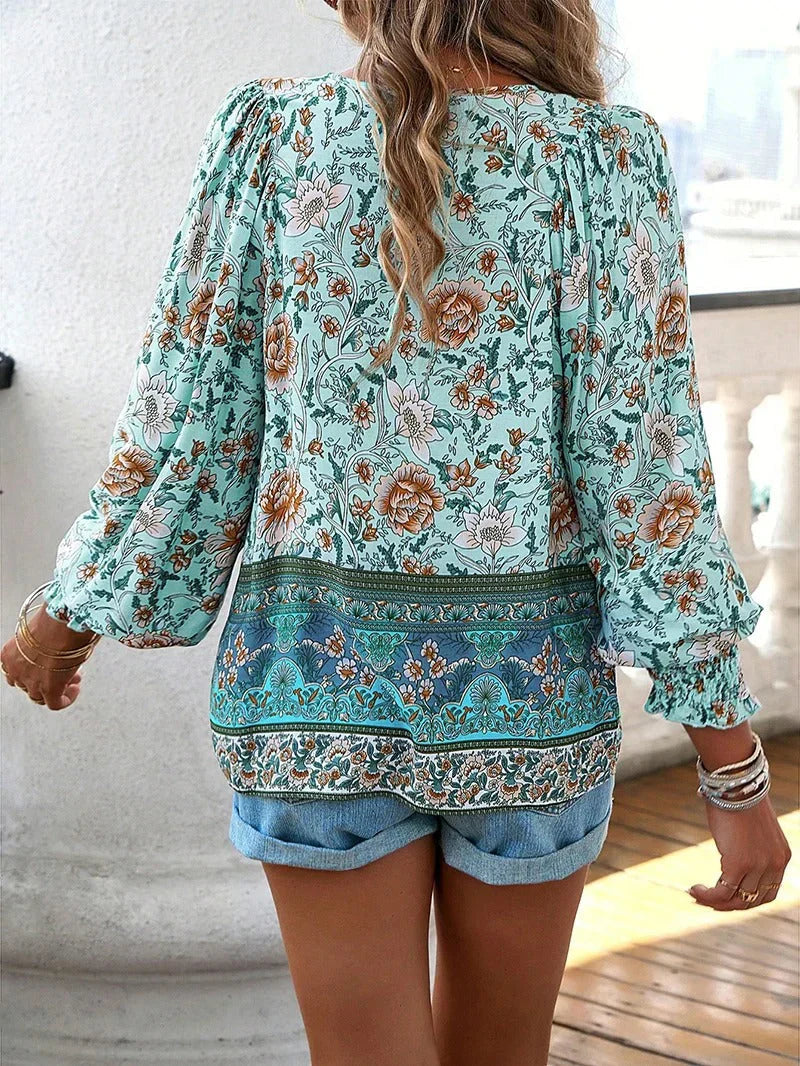 Lia | Chic Floral Blouse