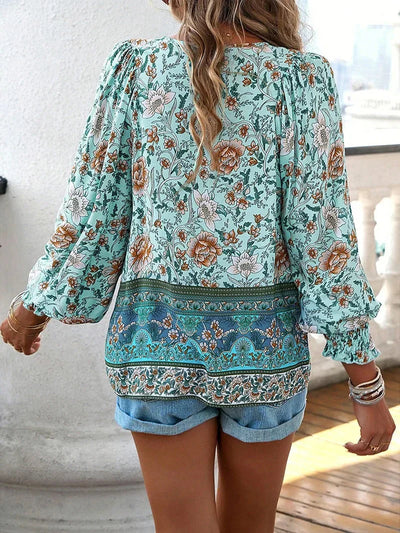 Lia | Chic Floral Blouse
