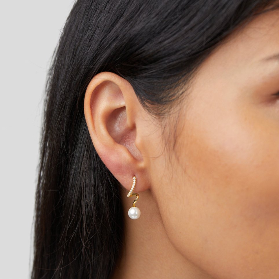 Tamara | Elegant Pearl Wave Earrings